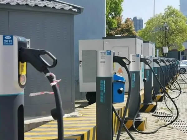 電動汽車充電樁